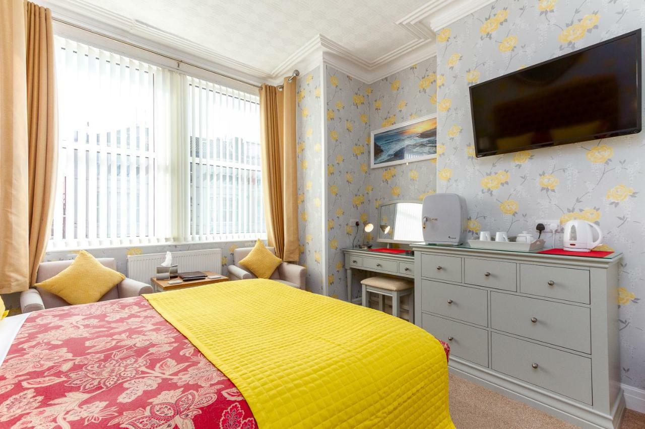Valentine Lodge Over 21 Adult Couples Only Blackpool Dış mekan fotoğraf