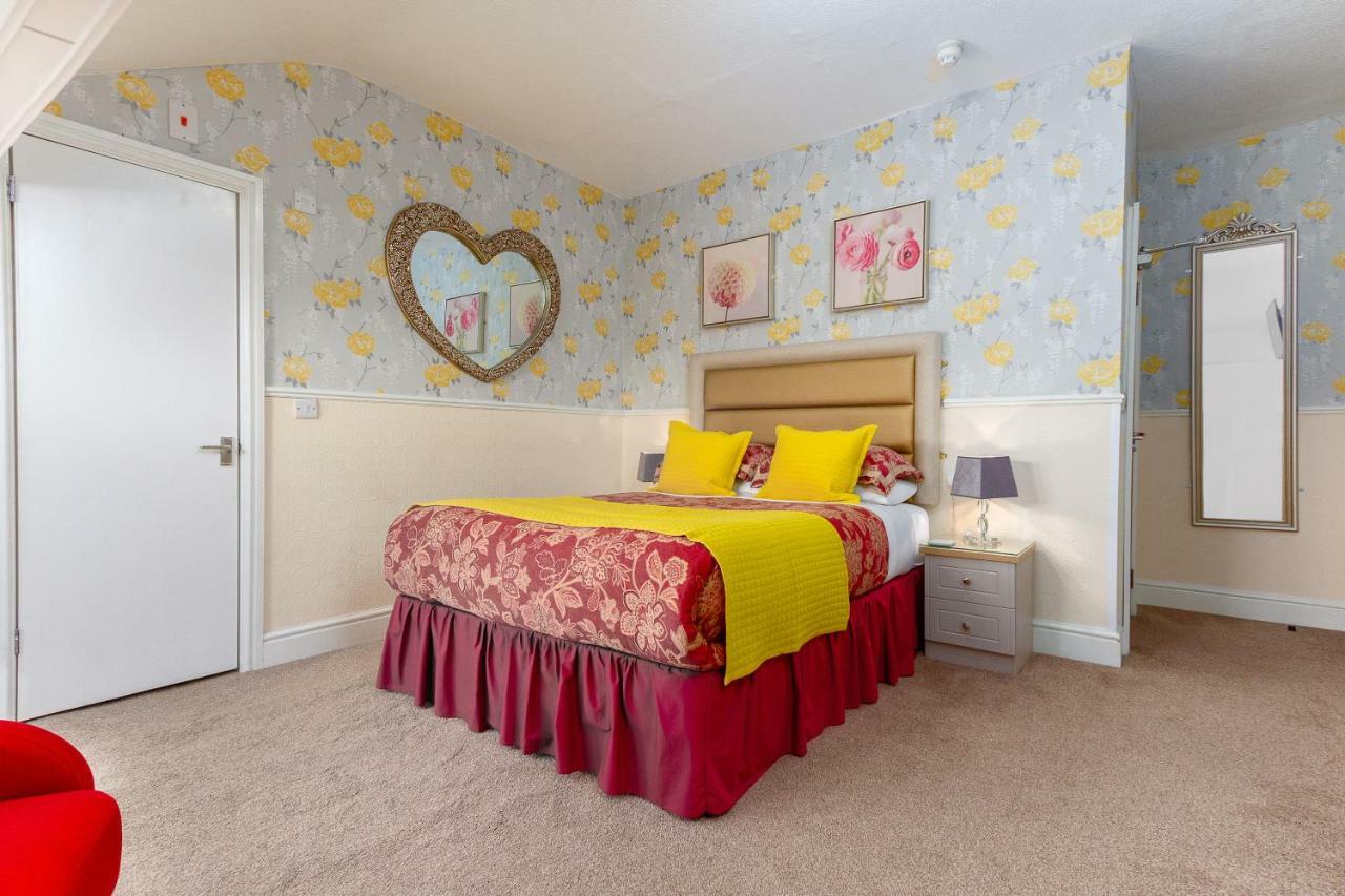 Valentine Lodge Over 21 Adult Couples Only Blackpool Dış mekan fotoğraf