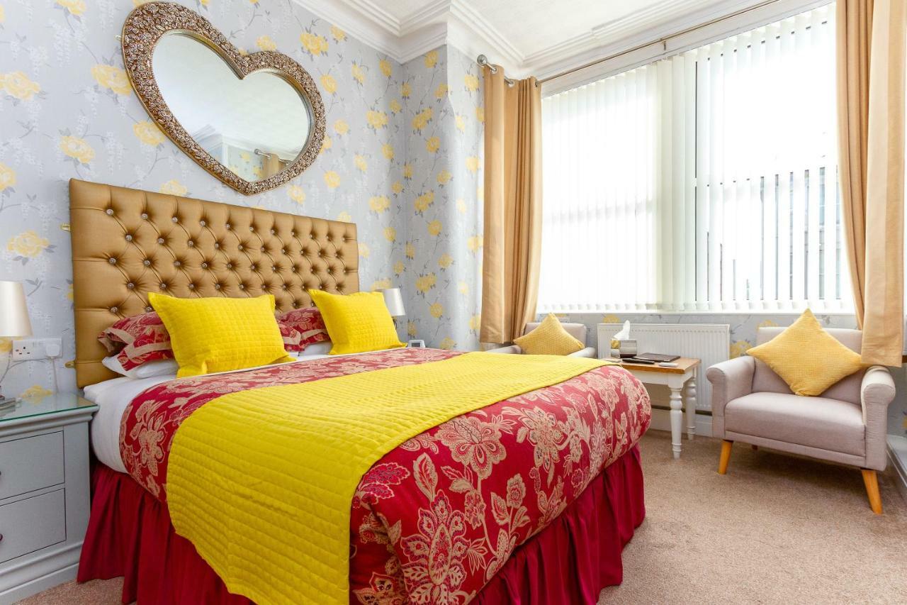 Valentine Lodge Over 21 Adult Couples Only Blackpool Dış mekan fotoğraf