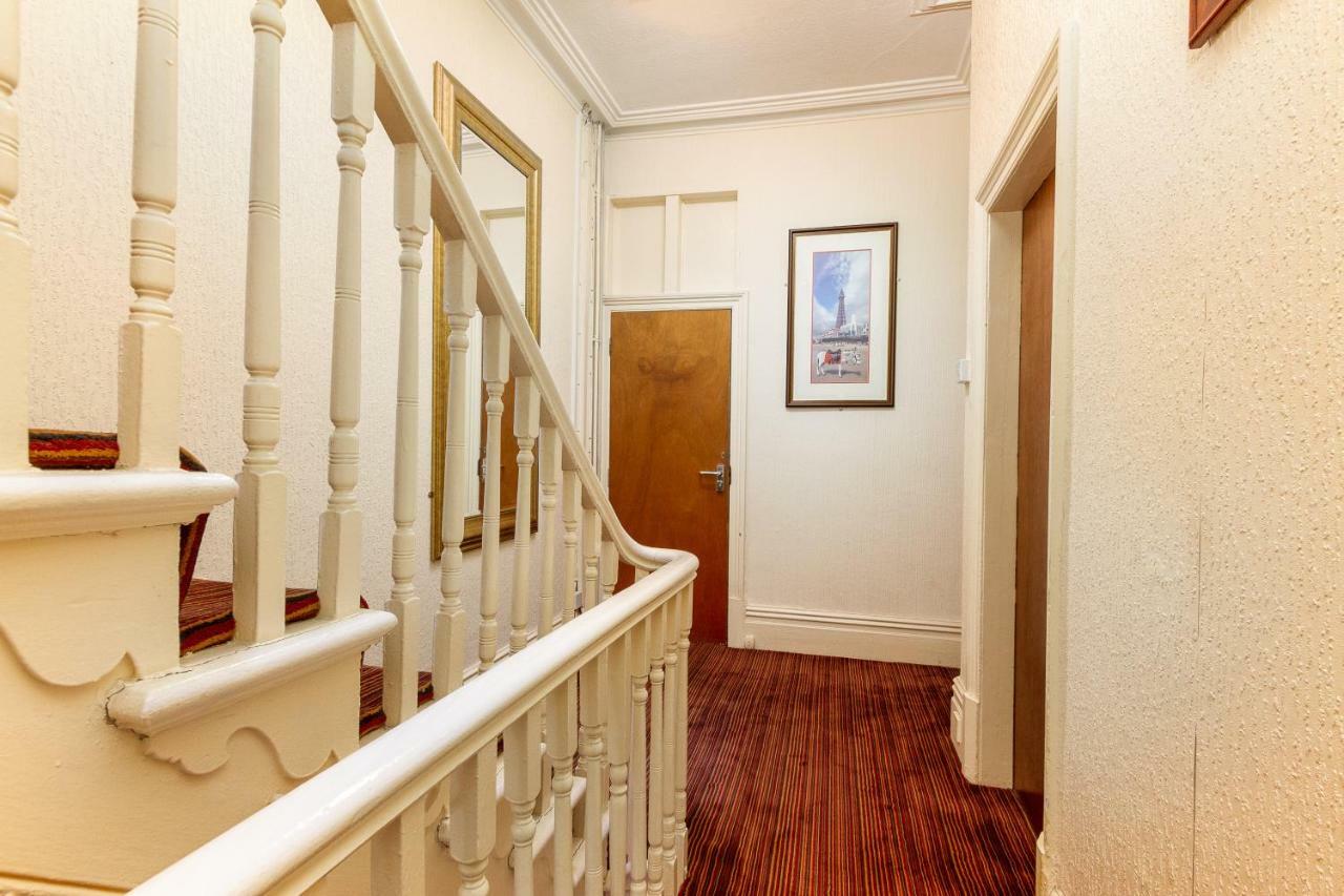 Valentine Lodge Over 21 Adult Couples Only Blackpool Dış mekan fotoğraf